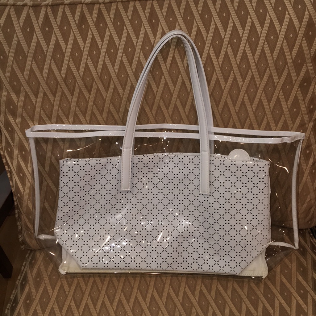 Brand New Este Lauder Beach Bag